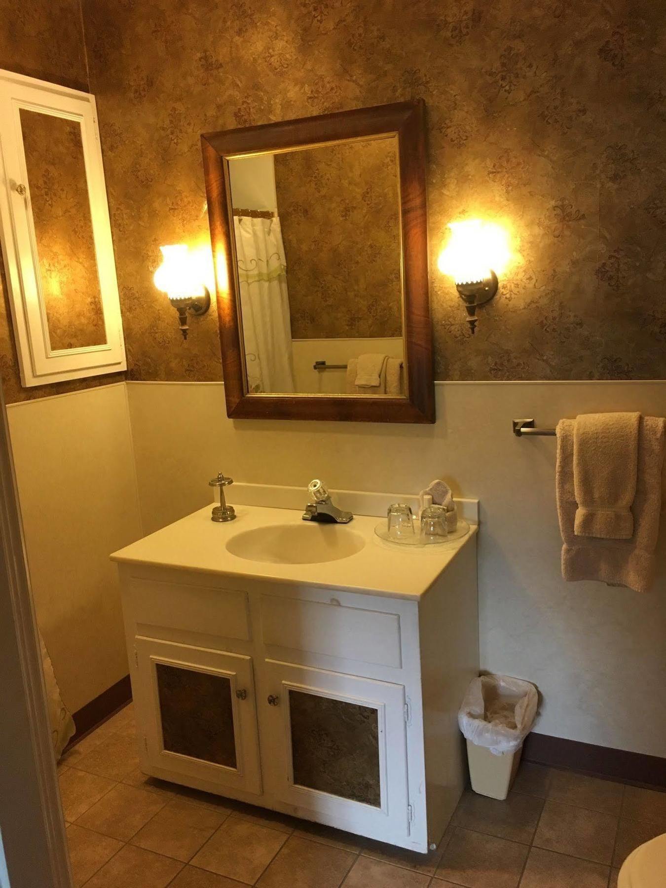 Victorian Charm Inn Towanda Екстер'єр фото